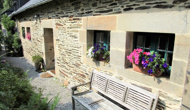 Idyllic riverside 2 bedroomed gite in midst of quiet Breton countryside