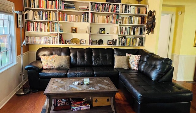 Idyllic Santa Fe Lakefront Home in Melrose