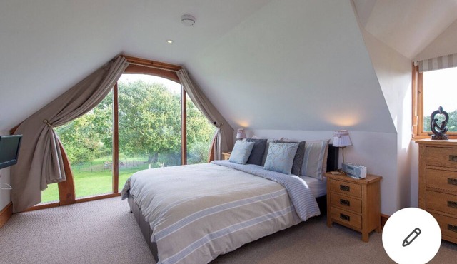 Idyllic Self Catering Retreat In The Lush Somerset Countryside (near Taunton)