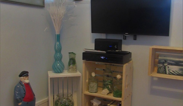 Idyllic, sparkling clean ocean/beach cottage for your spontaneous getaway.