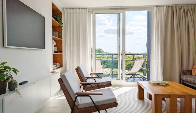 Idyllic spot in Emsworth sailing village.