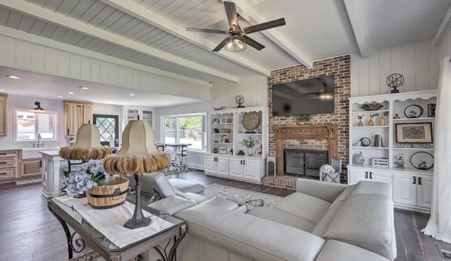 Idyllic Stockbridge Gated Escape with Views!