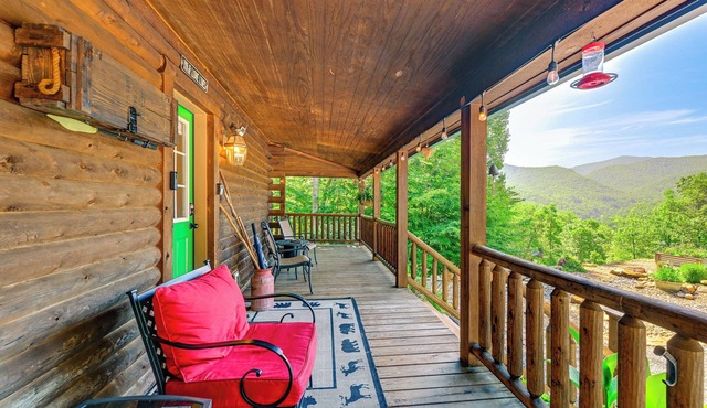 Idyllic Sylva Cabin w/Great Smoky Mountains View!