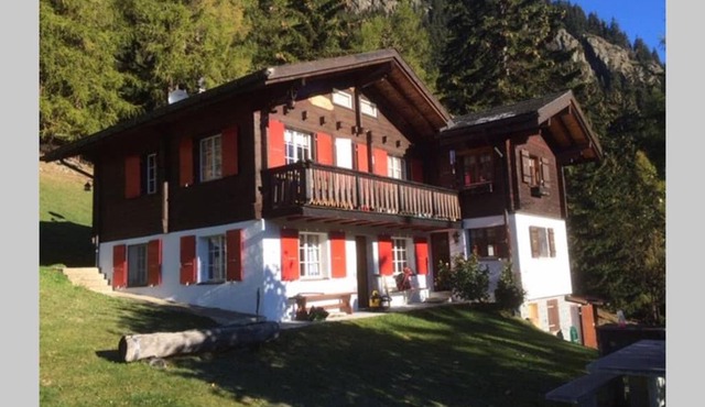 Idyllisches Chalet inmitten der Walliser Bergwelt