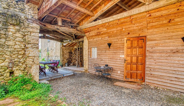 If you dream of a vacation in historic walls, you should take a closer look at this vacation home.