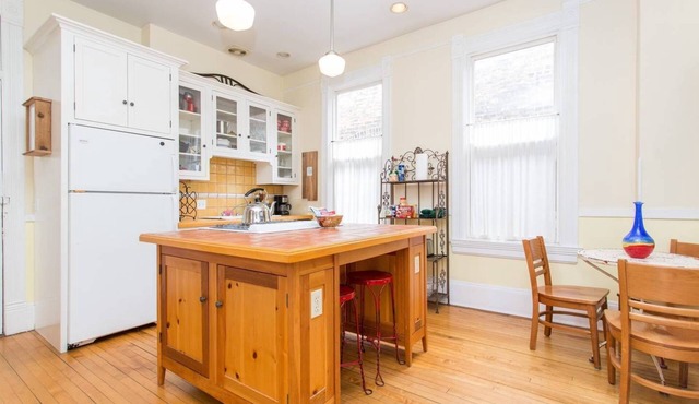 iKlektik House Chicago