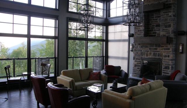 Ilaali: Lodge-Style Chic Decor And Panoramic Views Of The St-Lawrence River