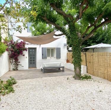 Il y a le Soleil, la Campagne et la Mer …1