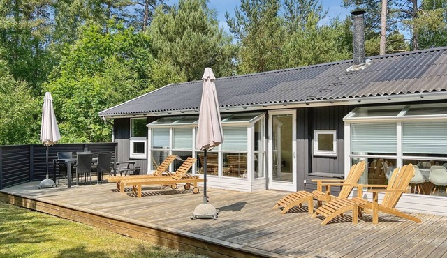 "Ila" - 500m from the sea by Interhome