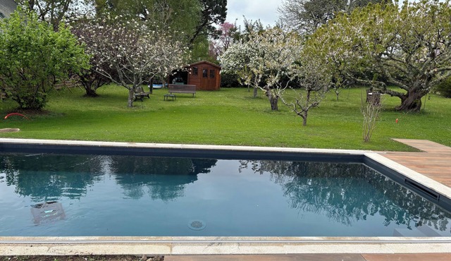 Ile de Berder à Pied et Très Beau Verger Dans un Parc Clos