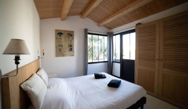 ÎLE DE RÉ - Architect-designed villa/Heated pool