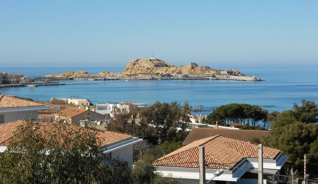 ile-rousse Apartment 100metres from the beach