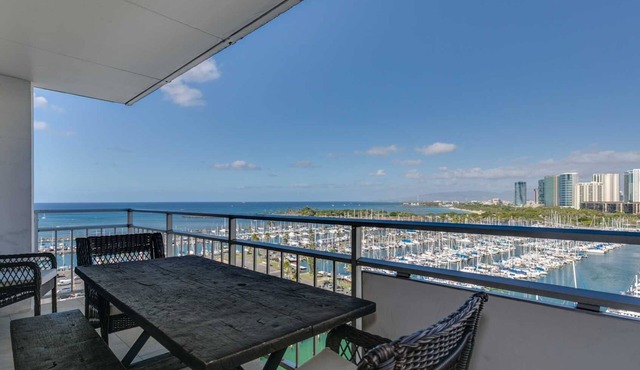 Ilikai 1243 Best Views 2 Bed Room Best Ocean/Lagoon Views