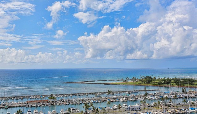 Ilikai 1904 Ocean/Sunset/Marina Views King Bed