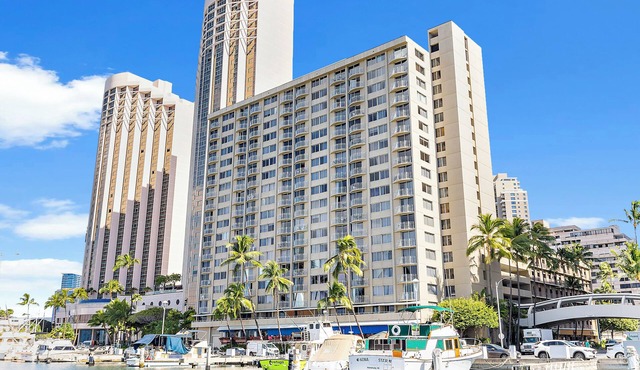 Ilikai Marina @6FL Ocean View and Marina, Renovated