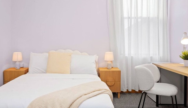 Illawarra Loft | Double Bed, Restaurants, Cafes