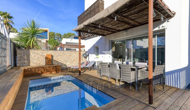 Illiade Room in Shared Villa with Pool and Terrace