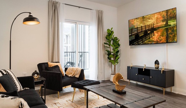 Illustrious Suite Spacious 2BR 2BA 2 King Beds WFH