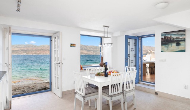 Illyria - a beautiful fisherman's cottage just 3 meters from sea