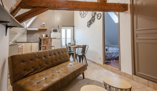 iLOC Appartement Étampes, Place Saint Gilles