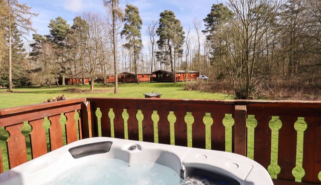 ILODGE 73, family friendly, with hot tub in Louth