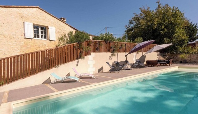 Ilot Vignes Rauzan Gîte near Saint-Émilion/8 air-conditioned rooms/8 bathrooms