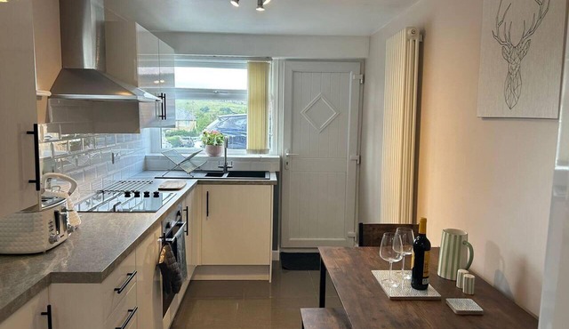 Immaculate 1-bed House in Newtown, Disley