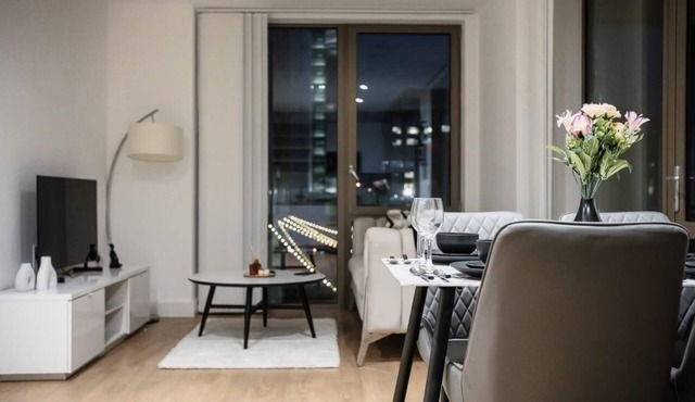 Immaculate 2-Bed Apartment in Canary Wharf