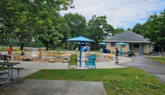 Immaculate 2 bedroom townhouse available in Toronto!