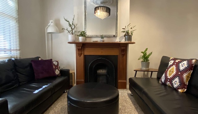 Immaculate 3 Bed City Home - Close to Everything