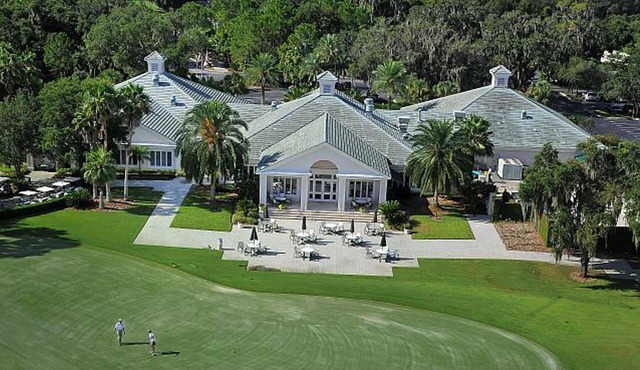 Immaculate 3-bedroom/3-bath 3000 sqft. home in luxurious Florida golf community