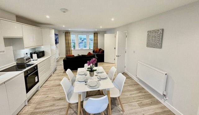 Immaculate 3Bed home/freeparking