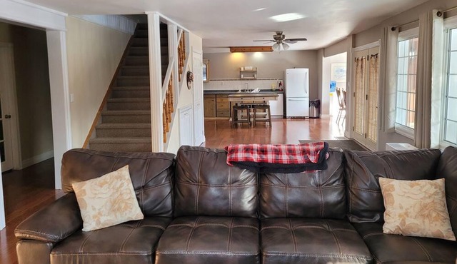 Immaculate 4-Bed House