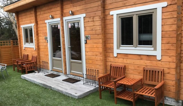 Immaculate Cabin 5 mins to Inverness Dog friendly