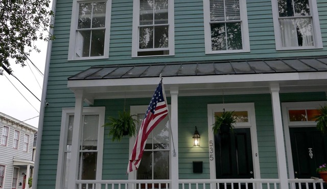 Immaculate Historic District Fast Wifi Free Parking & Cable