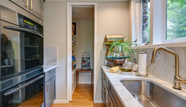 Immaculate Howell Villa on Pardee Lake w/Grill!