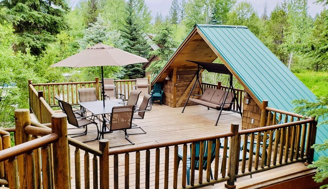 IMMACULATE MCCALL CABIN-Very Close to Downtown/Lake/Skiing - “The Cabin’s House”