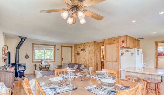 Immaculate One-Bedroom Charmer Near Sunriver!