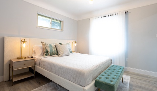 Immaculate & Opulent: Your Luxe Home Base