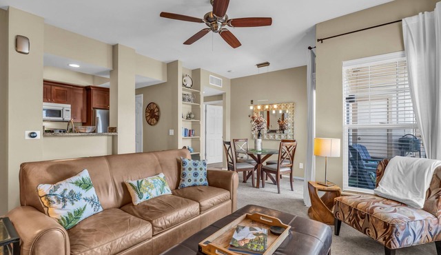 Immaculate PC condo - Extended Stay or Monthly rental, KING BED, carport, W/D