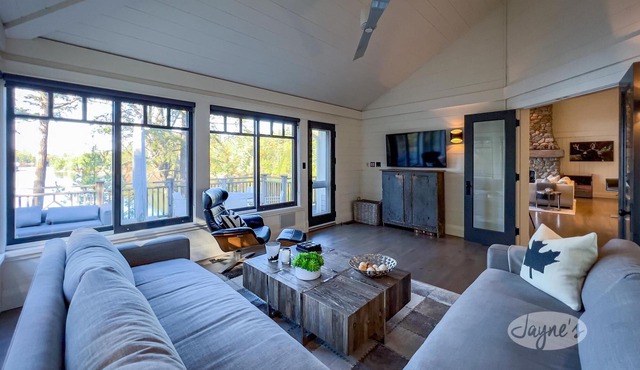 Immaculate, Resort-Like Property on Lake Rosseau!