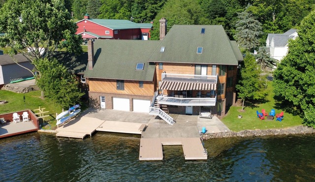 Immaculate & Spacious Lakefront Home/Intsa: griffinslanding x findley lake