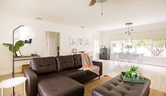 Immaculate spacious 3/2 in the heart of Miami, FL