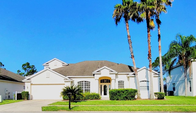 Immaculate Spacious Villa.No rear neighbors,Games Room,office,Large pool,hot spa