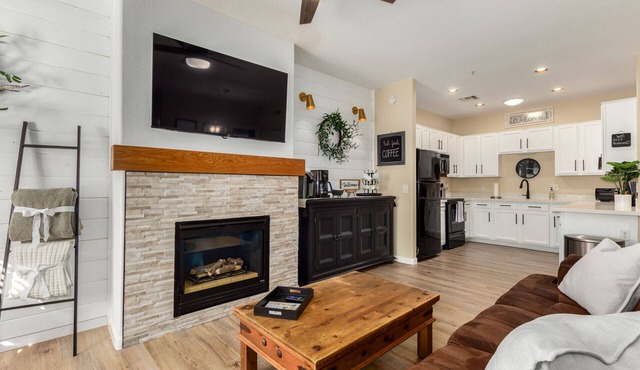Immaculate Townhouse, Furnished Newly Renovated. Listed on Furnished Finder also