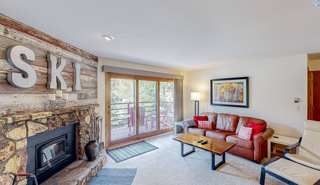 Immaculate & updated mountain condo - great views