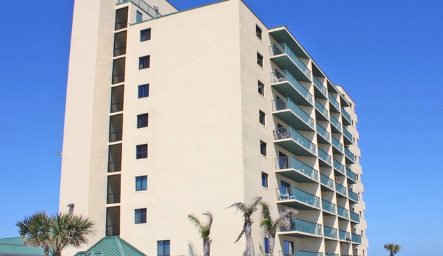*Immaculate Ocean Front Condo w/great Rates at the Sunglow* in Daytona Beach