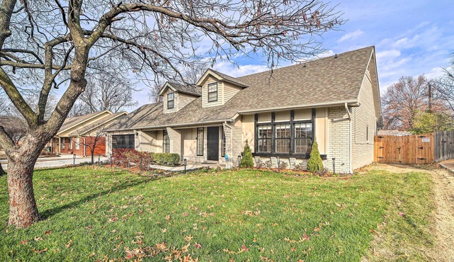 Immaculate 'Woodland View' Retreat w/Hot Tub