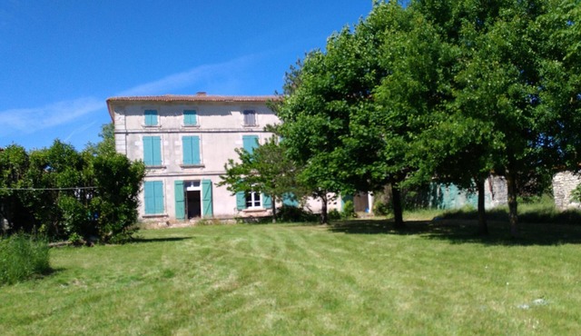 Immense Logis du 19ème, Charente-Maritime, 4 bedrooms, swimming pool, playground ping-pong