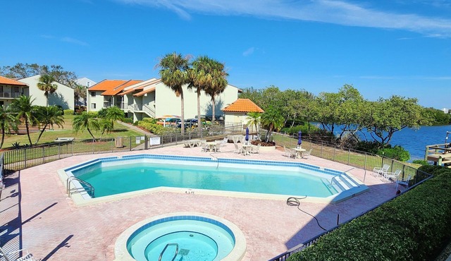 Immerse yourself in the island lifestyle! Relaxation or adventure awaits!